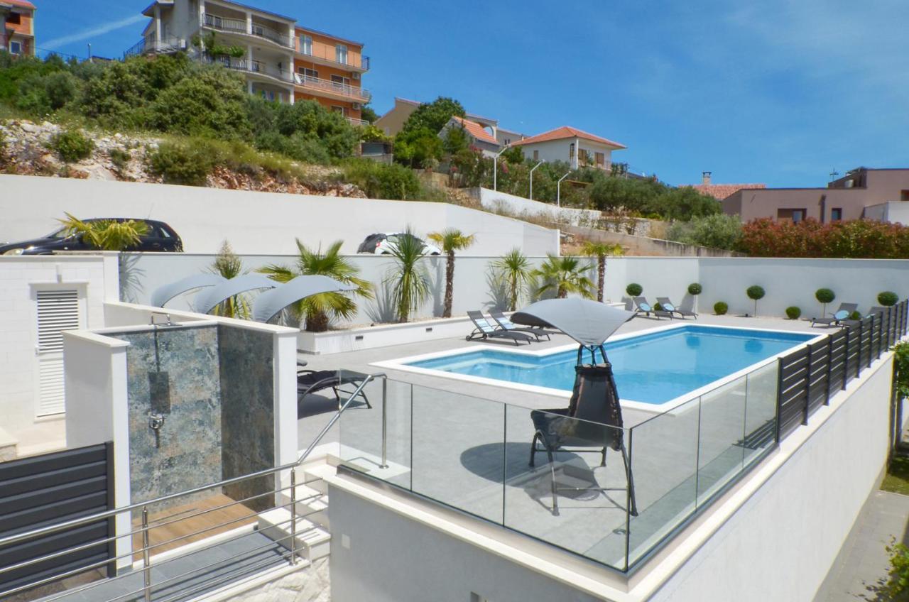 Apartment Vrania *