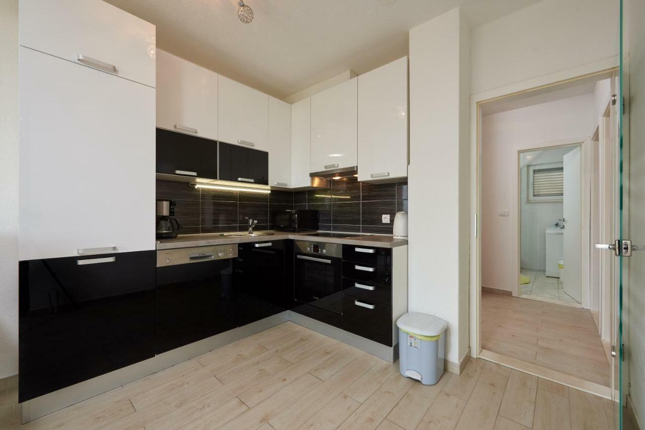Apartment Vrania Seget Vranjica