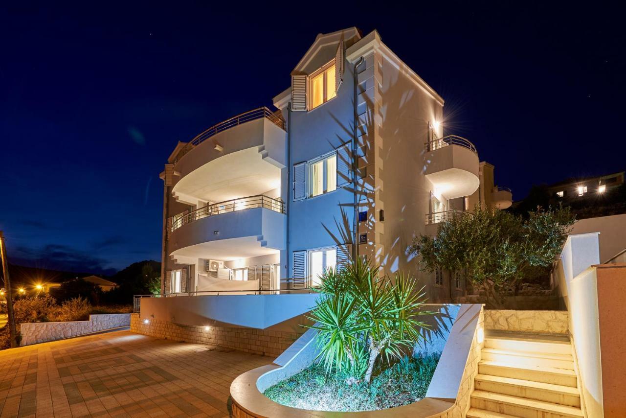 Vrania Apartment